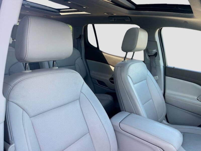 2023 GMC Acadia SLT