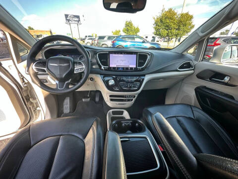 2022 Chrysler Pacifica Touring L