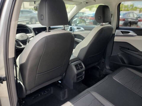 2025 Volkswagen Taos SE