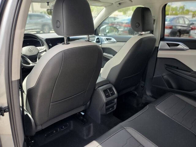 2025 Volkswagen Taos SE