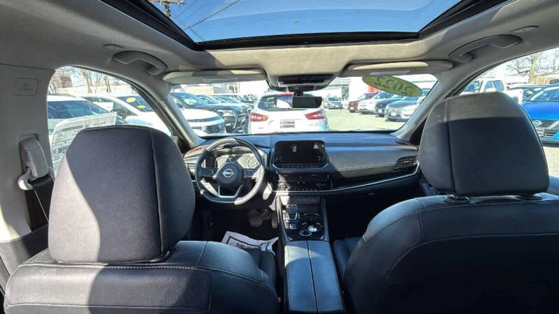 2022 Nissan Rogue SL