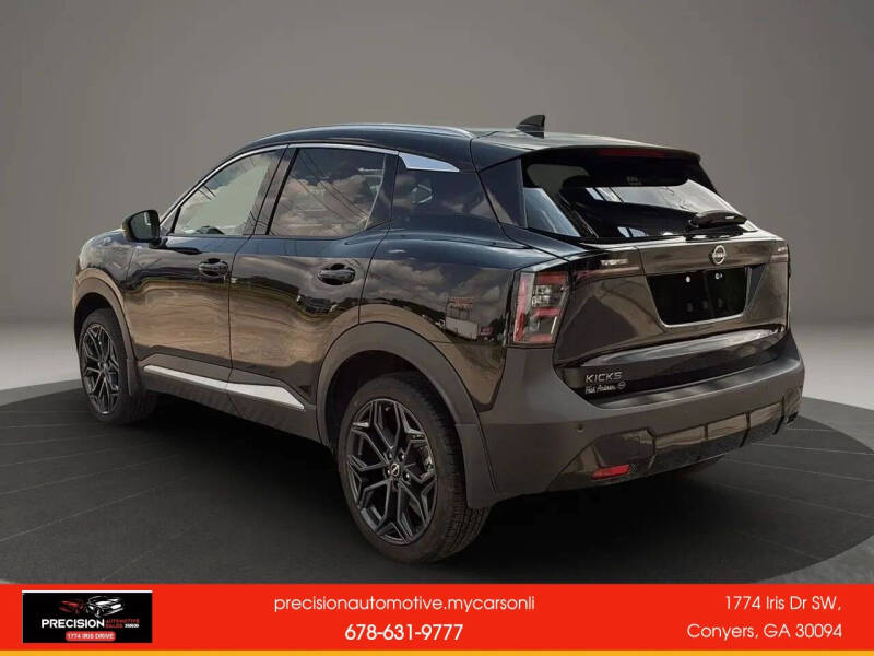 2025 Nissan Kicks SR