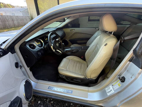 2010 Ford Mustang V6 Premium