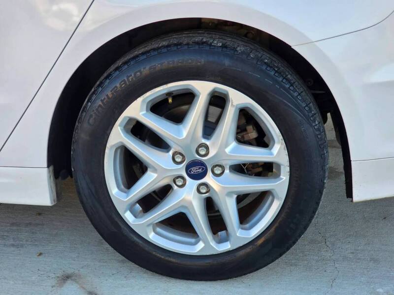 2013 Ford Fusion SE