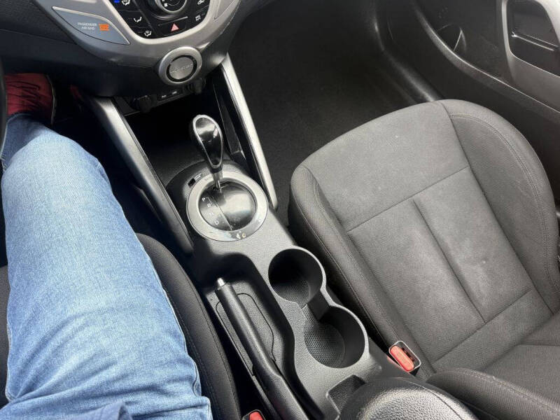 2017 Hyundai Veloster