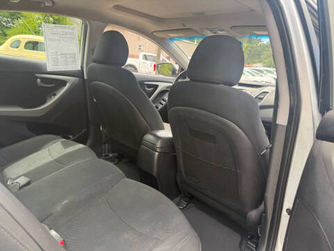 2015 Hyundai Elantra SE