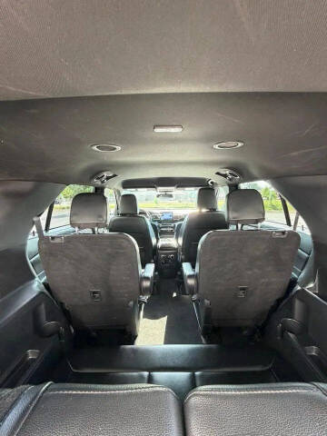 2023 Ford Explorer ST-Line