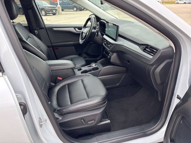 2025 Ford Escape Platinum