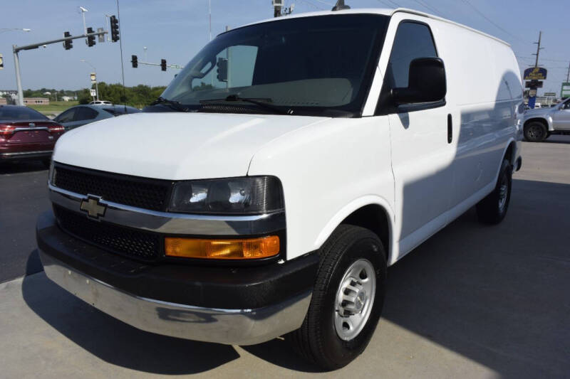 2022 Chevrolet Express 2500