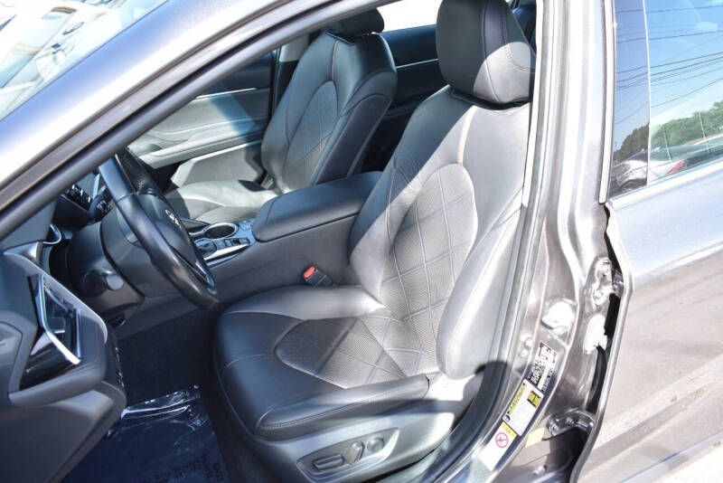 2018 Toyota Camry Hybrid XLE