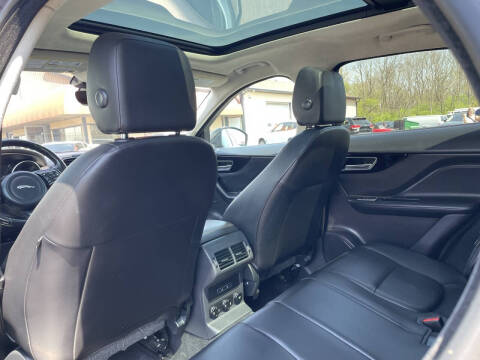 2019 Jaguar F-PACE 30t Premium