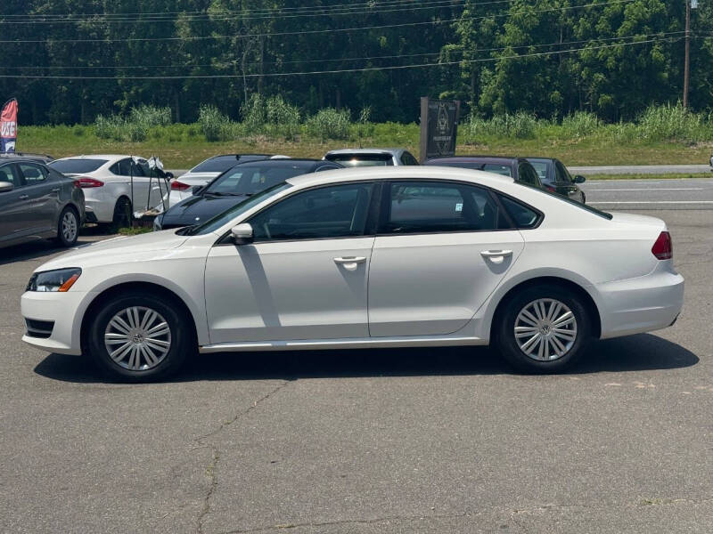 2014 Volkswagen Passat 1.8T S PZEV