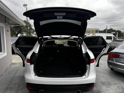 2017 Jaguar F-PACE 35t