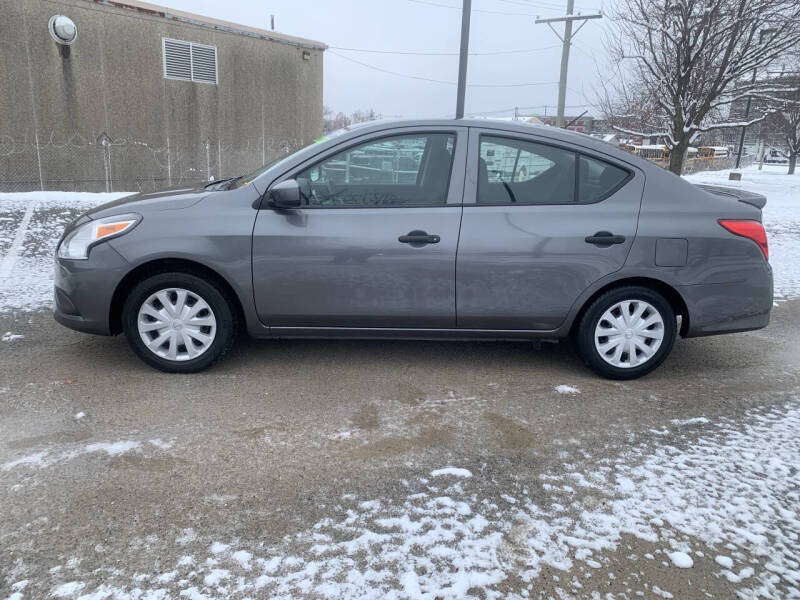 2019 Nissan Versa S Plus