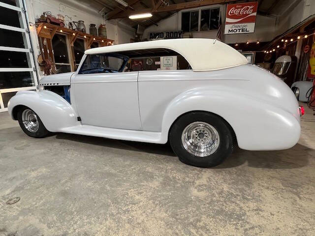 1940 Chevrolet Custom 2 Door