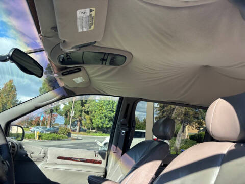 2000 Chrysler Town and Country Limited