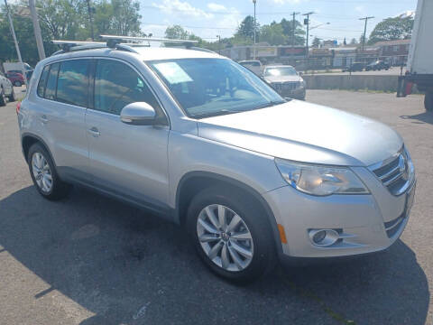 2011 Volkswagen Tiguan SEL 4Motion
