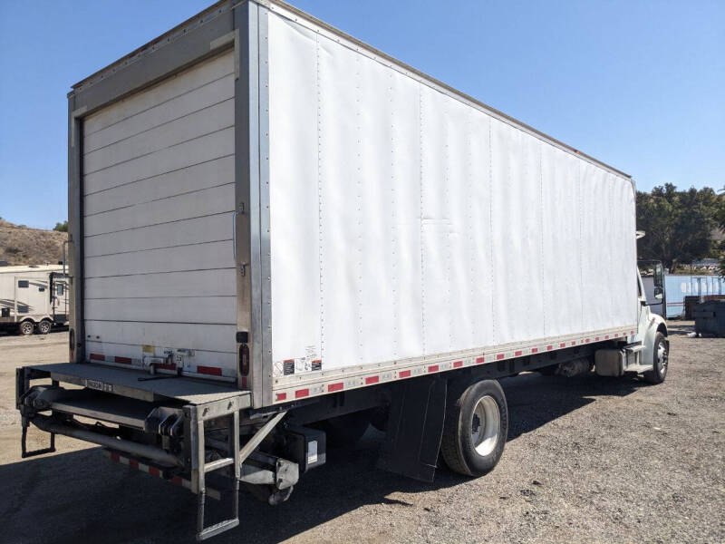 2018 Freightliner M2 106