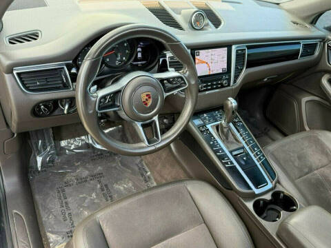 2017 Porsche Macan