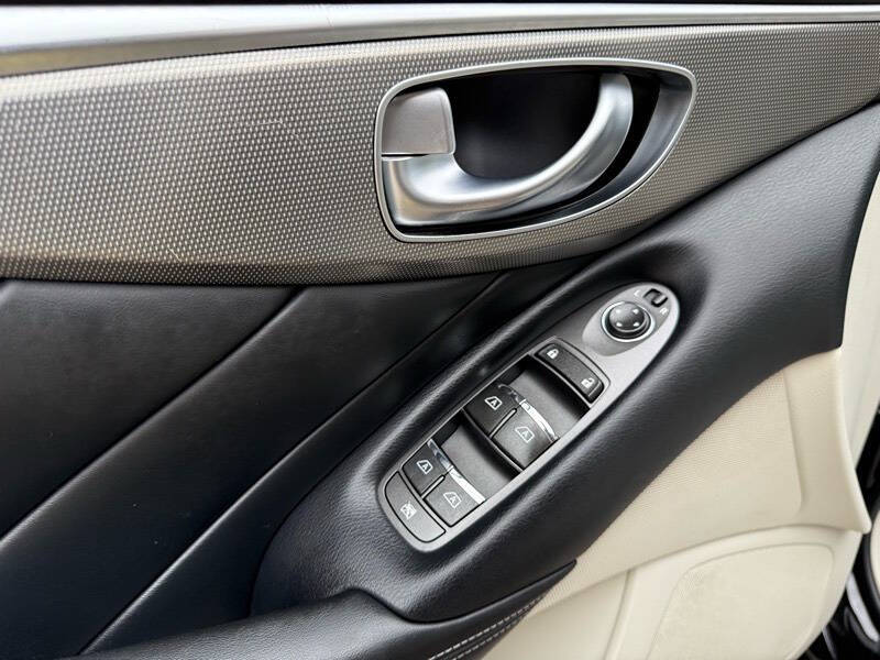 2015 Infiniti Q50 Sport