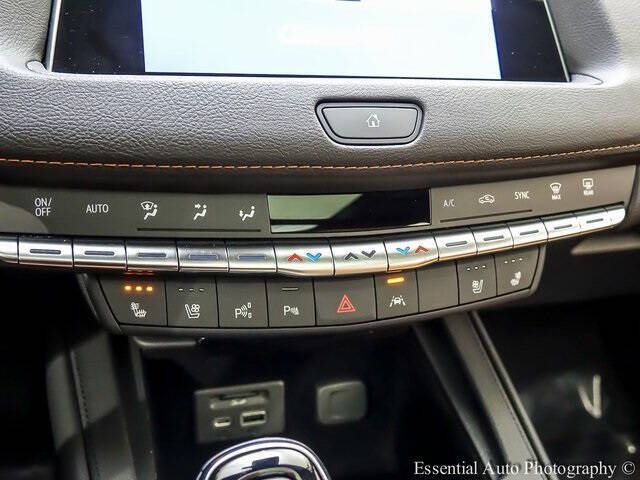 2022 Cadillac XT4 Premium Luxury