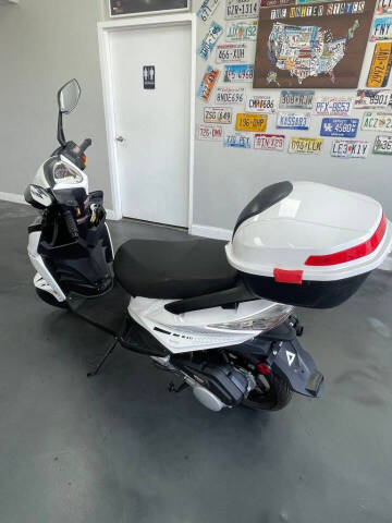 2023 ROSSI RS200