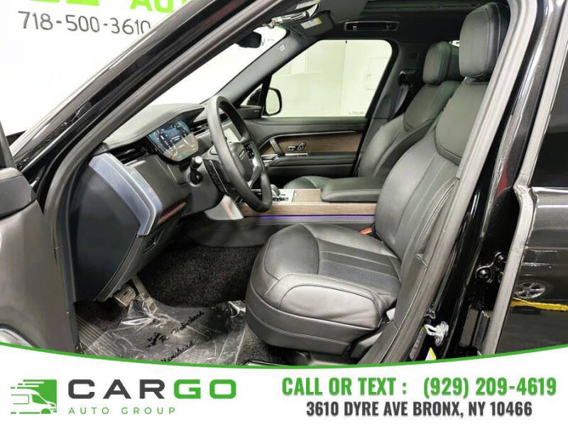 2025 Land Rover Range Rover P400 SE LWB