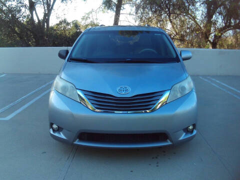 2012 Toyota Sienna XLE 8-Passenger