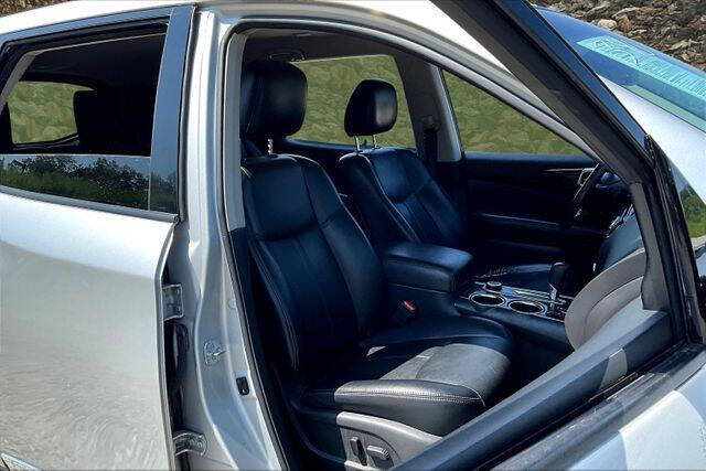 2015 Nissan Pathfinder SL