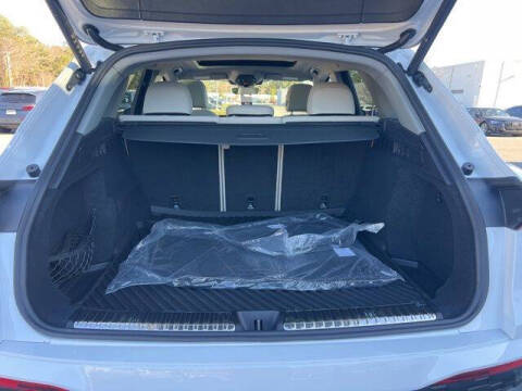 2025 Audi Q5 quattro Premium TFSI