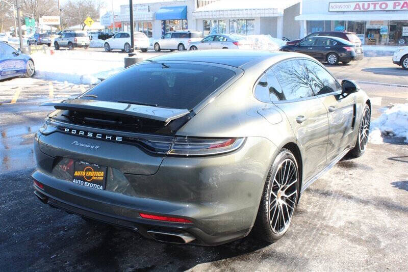 2022 Porsche Panamera 4