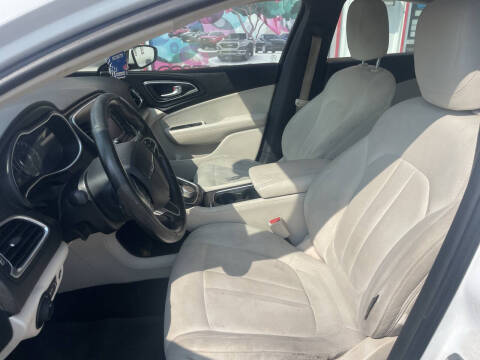 2016 Chrysler 200 Limited