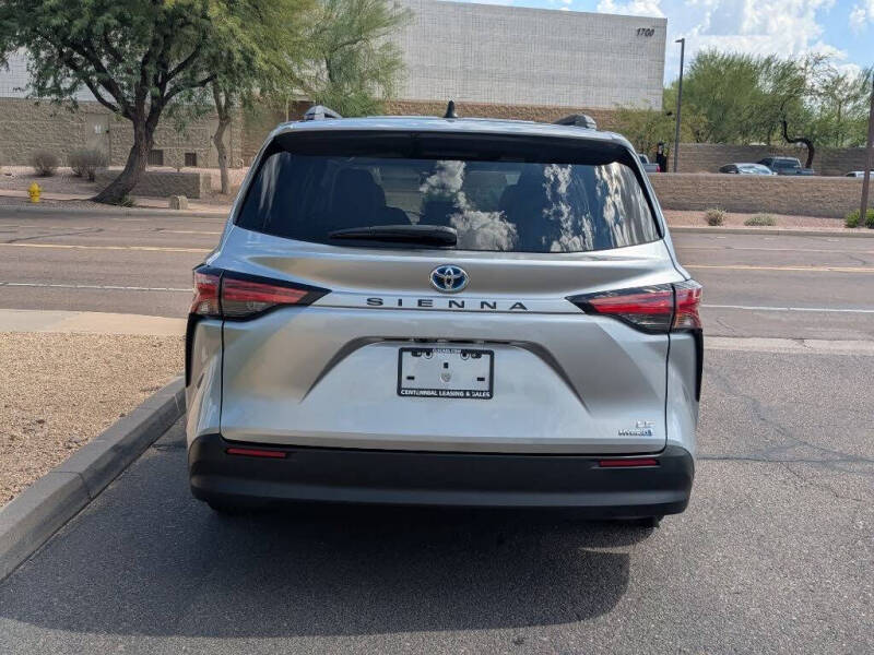 2021 Toyota Sienna LE 8-Passenger