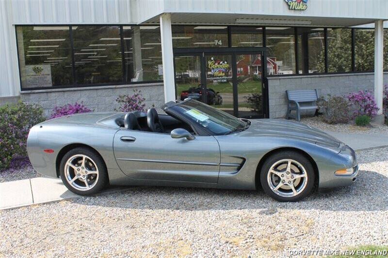 2004 Chevrolet Corvette 11