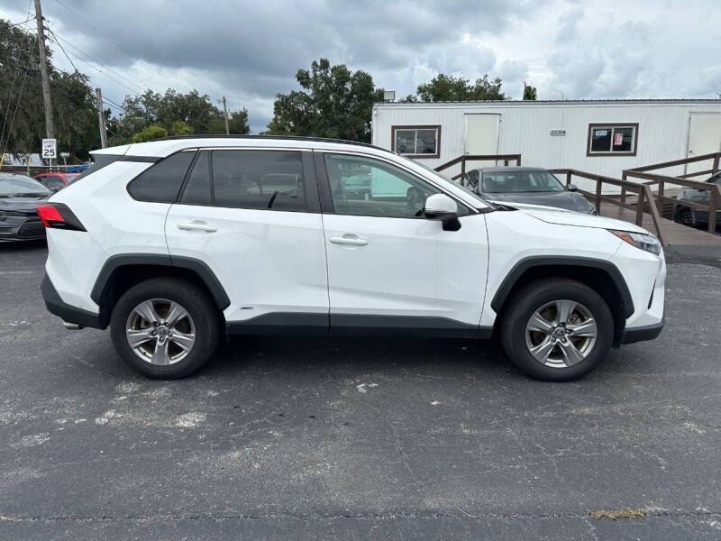 2022 Toyota RAV4 Hybrid XLE