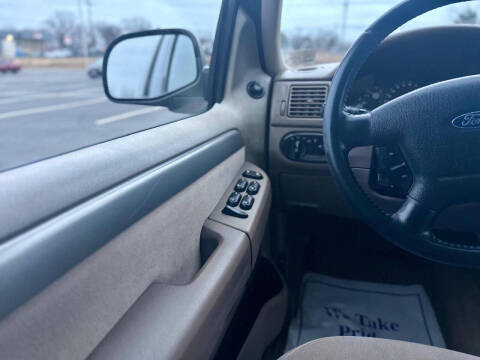 2004 Ford Explorer XLT