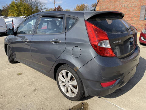2013 Hyundai Accent SE