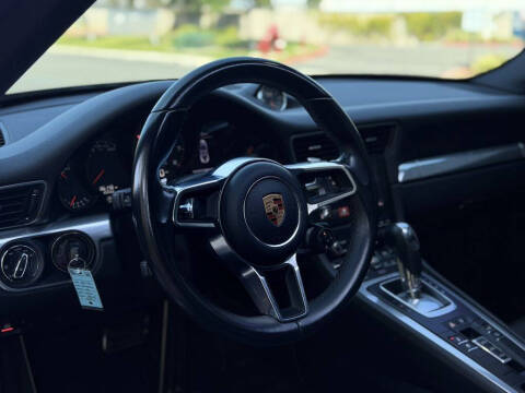 2019 Porsche 911 Carrera 4