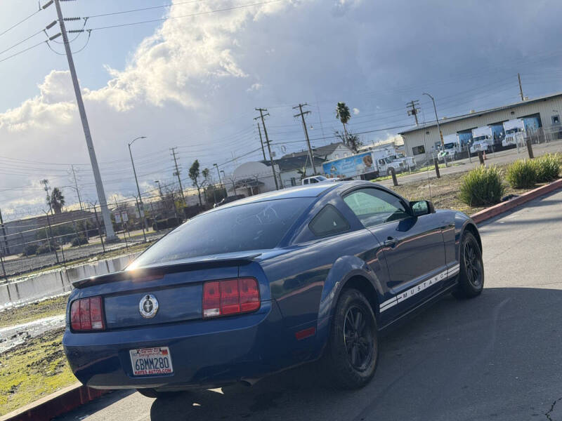 2007 Ford Mustang V6 Deluxe