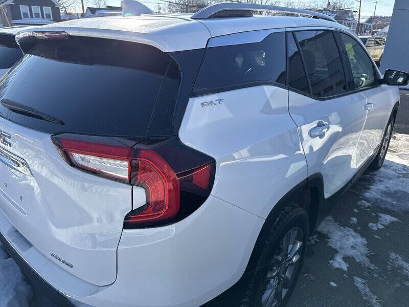 2023 GMC Terrain SLT