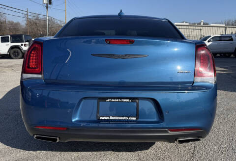 2021 Chrysler 300 Touring