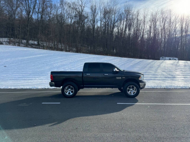 2017 RAM 1500 SLT