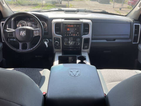 2015 RAM 1500 SLT