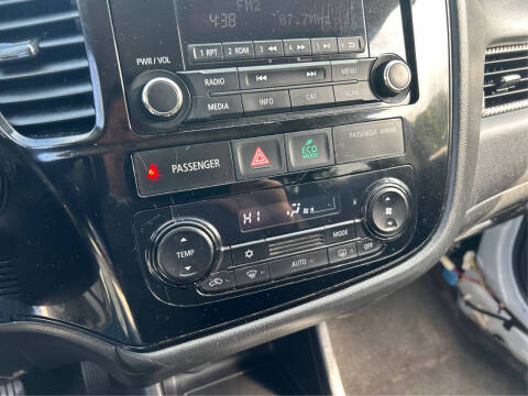 2016 Mitsubishi Outlander ES