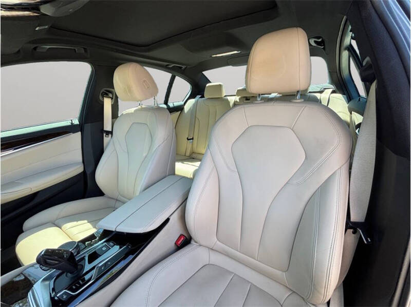2019 BMW 5 Series 530i