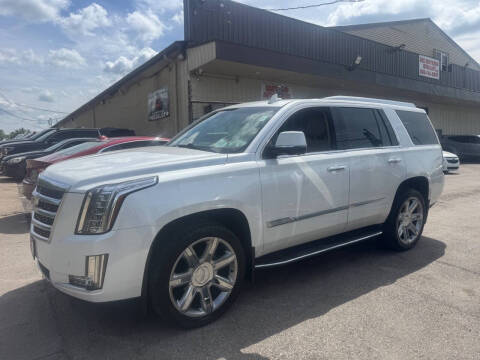 2016 Cadillac Escalade Luxury Collection