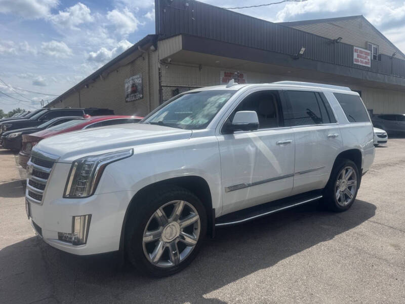2016 Cadillac Escalade Luxury Collection