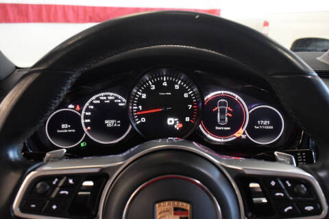 2018 Porsche Panamera 4