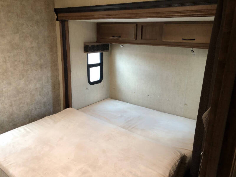 2019 Gulfstream Conquest 6220