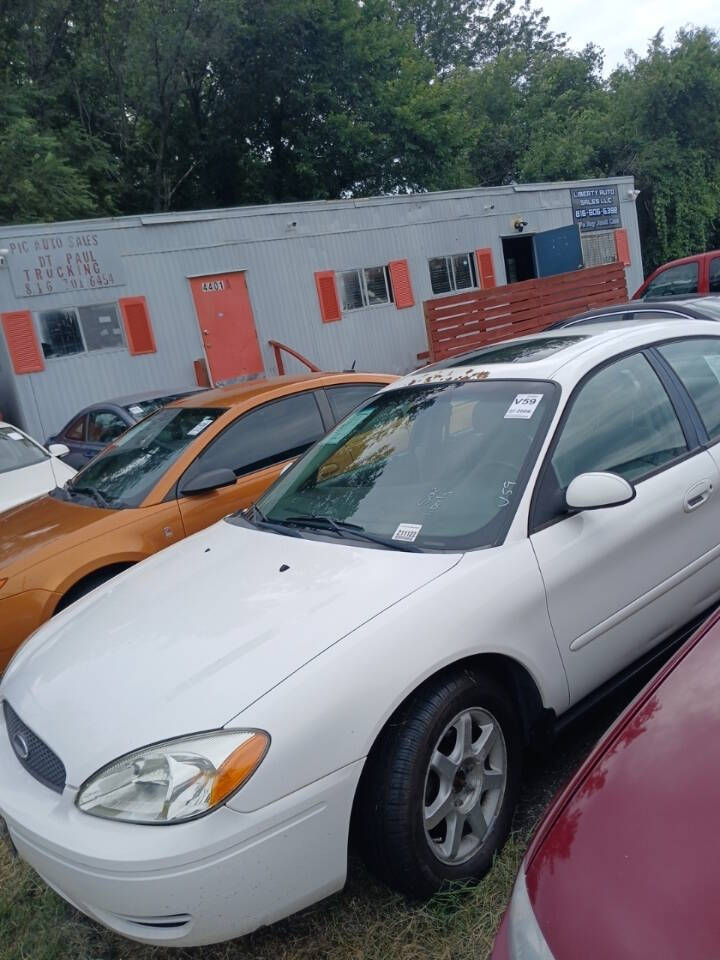 2006 Ford Taurus for sale at LIBERTY AUTO SALES in Kansas City, MO